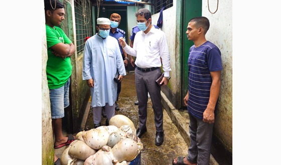 তারাগঞ্জে অসুস্থ ছাগলের মাংস বিক্রির দায়ে জরিমানা