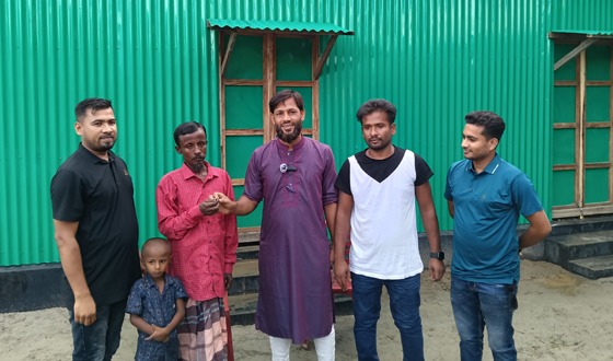 ঝুপড়ি ঘরে বসবাস, অসহায় খোকন পেলো নতুন ঘর