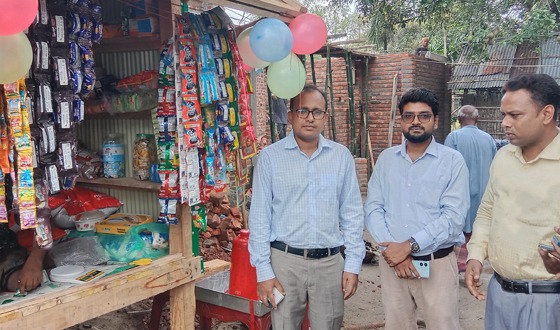আটোয়ারীতে ফ্রীতে দোকানঘর পেয়ে খুশি প্রতিবন্ধী লুৎফর