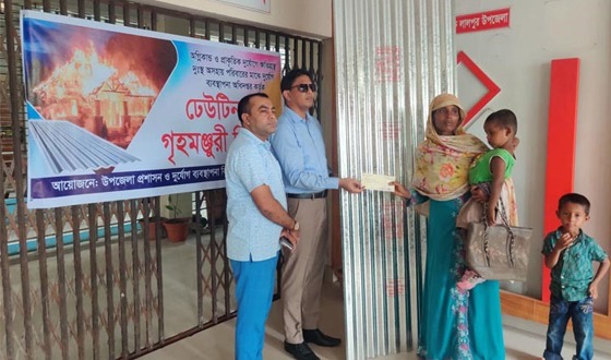 লালপুরে বিভিন্ন ব্যক্তি ও প্রতিষ্ঠানে উপকরণ ও সহায়তা প্রদান