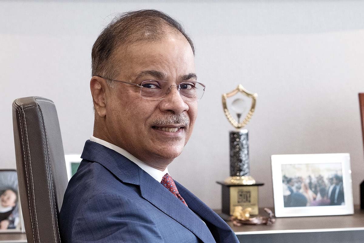 সামিটের আজিজ খান ও পরিবারের ১৯১ ব্যাংক অ্যাকাউন্ট জব্দের নির্দেশ