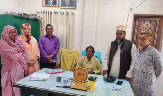 ভেড়ামারায় কলেজের অধ্যক্ষ’র চেয়ার দখলে নিল জাসদ নেতা
