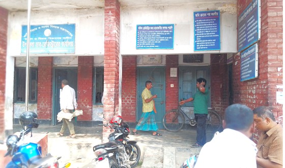 রাজারহাট সাব-রেজিস্ট্রার অফিসে বেড়েছে সেবার মান, কমেছে ভোগান্তি