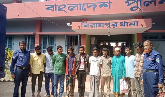 জুয়া খেলার অপরাধে ৬ জন আটক