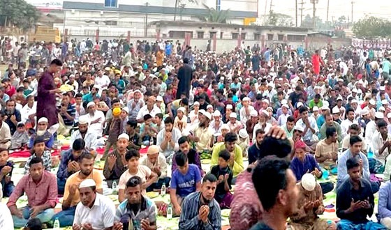 দেশে গণতন্ত্র প্রতিষ্ঠায় আপেষহীন নেত্রী বেগম খালেদা জিয়া