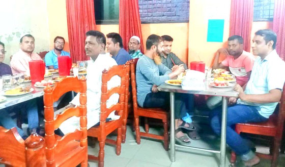 গোমস্তাপুরের উপজেলা প্রেসক্লাবের ইফতার ও দোয়া