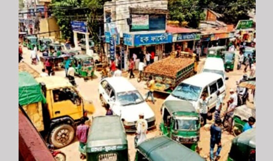 কমলগঞ্জে যানজটে পথচারিদের চরম ভোগান্তি