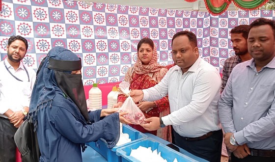 ত্রিশালে সুলভ মূল্যে গরুর গোশত, দুধ ও ডিম বিক্রি