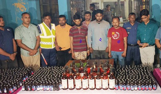 জামালপুরে ফেনসিডিল-মদ ও ৩টি পিকআপসহ গ্রেফতার ৩