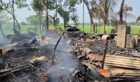 তজুমদ্দিনে প্রবাসীর বসত ঘরে চুরির পর আগুন