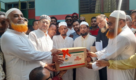 শহীদ পরিবারের মাঝে তারেক রহমানের ঈদ উপহার ও বার্তা প্রদান
