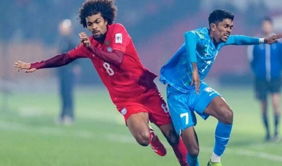 লাল-সবুজ জার্সিতে মাঠ দাপিয়ে বেড়ালেন হামজা