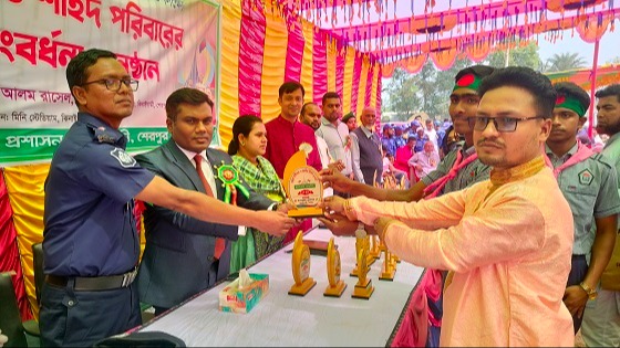 নাইগাতীতে বীর মুক্তিযোদ্ধা ও শহীদ মুক্তিযোদ্ধা পরিবারের সদস্যদের সংবর্ধনা