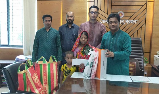 ঈদ উপহার পেলেন বরগুনা জেলায় নিহত মন্টু দাসের পরিবার