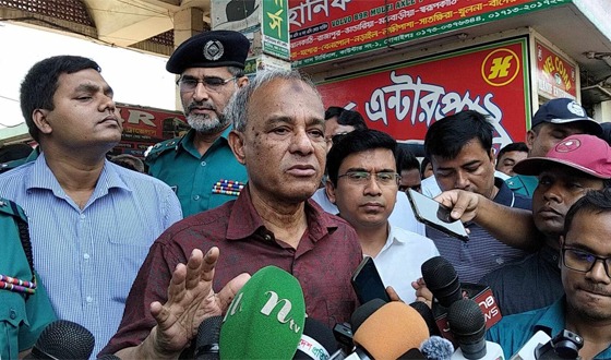 সরকারের ব্যবস্থাপনা থাকাই স্বস্তিতে ঈদযাত্রা হচ্ছে: স্বরাষ্ট্র উপদেষ্টা