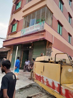 দৌলতপুরের আল্লার দর্গার রাস্তায় জরিপ করে সঠিক নিয়মে ট্রেন নির্মাণের দাবি