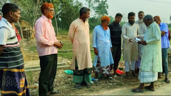 নাচোলে কালবৈশাখী ঝড়ে ক্ষতিগ্রস্থদেরকে জামায়াতের আর্থিক সহায়তা প্রদান