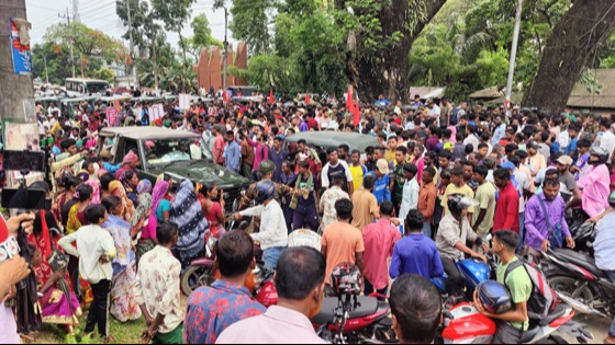 চা-শ্রমিকদের ১১ দফা দাবিতে সিলেটে সড়ক অবরোধ, প্রশাসনের আশ্বাসে প্রত্যাহার