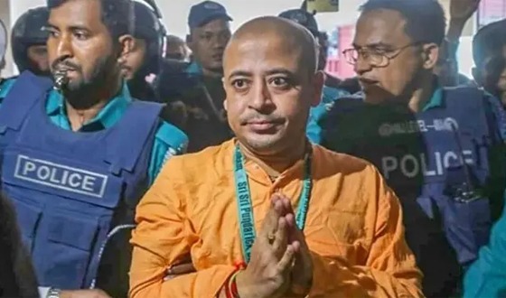 নতুন করে ৪ মামলায় গ্রেপ্তার চিন্ময় দাস