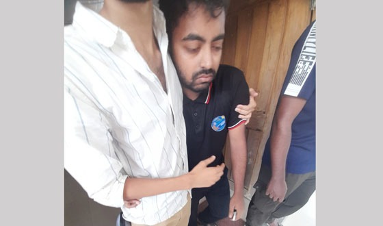 বাসের সাইট দেয়াকে কেন্দ্র করে সংঘর্ষে আহত ৪