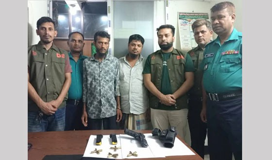 এক এসআই'র চুরি হওয়া সরকারি অস্ত্র-গুলি উদ্ধার, আটক ২