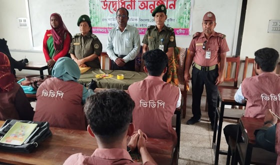 দৌলতপুরে অস্ত্রবিহীন গ্রামভিত্তিক ভিডিপি মৌলিক প্রশিক্ষণের উদ্বোধন
