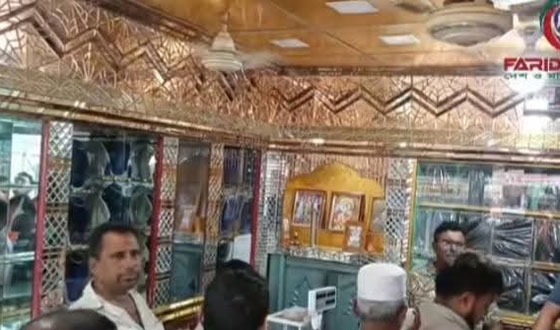 ফরিদগঞ্জ যুব ঐক্য পরিষদের সভাপতির দোকানে ডাকাতি