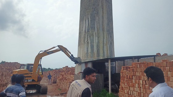সাটুরিয়ায় ইট ভাটার ধোয়ায় ফষল নষ্ট, ইটভাটা বন্ধ