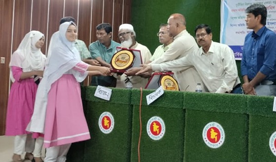 মাধবপুরে দুনীর্তি প্রতিরোধ কমিটির বির্তক প্রতিযোগিতা