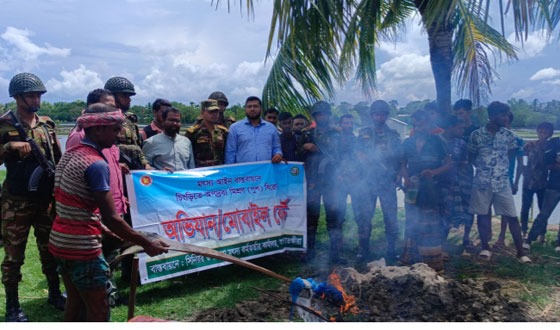 আশাশুনিতে পুশকৃত চিংড়ী মাছ পুড়িয়ে বিনষ্ট