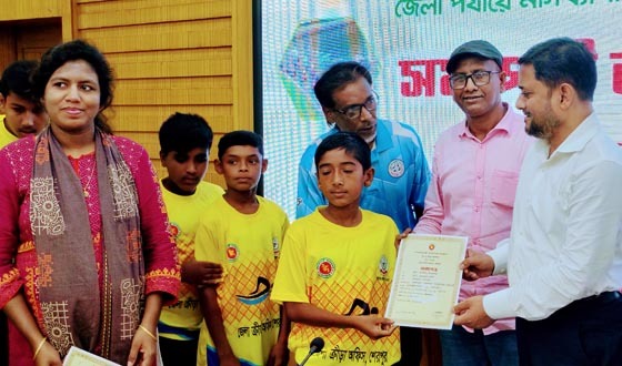 শেরপুরে মাস ব্যাপী সাঁতার প্রশিক্ষণ এর সমাপনী