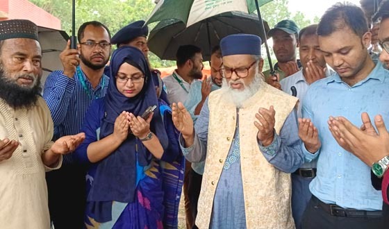 সাতকানিয়ায় ধর্ম উপদেষ্টার বিভিন্ন প্রকল্প উদ্বোধন ও অনূদান