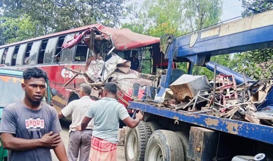 শায়েস্তাগঞ্জে ভয়াবহ সড়ক দুর্ঘটনায় ৩ জন নিহত