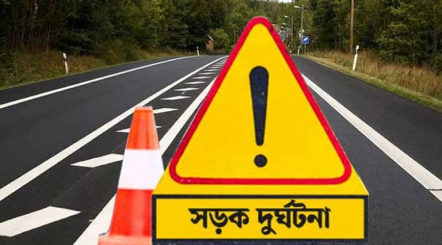 সরাইলে ট্রাকচাপায় অটোরিকশাচালকসহ নিহত ২
