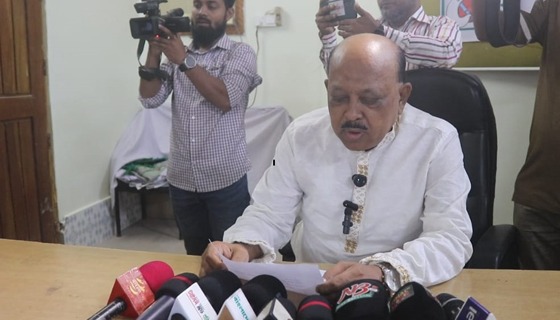 আইনজীবী সমাজের কাছে দুঃখ প্রকাশ করলেন সাবেক এমপি ফরহাদ
