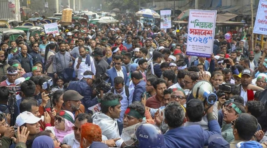 কাল থেকে কঠোর আন্দোলনে যাচ্ছে শিক্ষকরা, হুঁশিয়ারি বার্তা