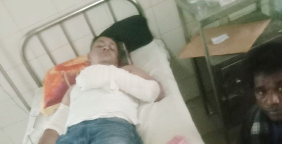 চাঁপাইনবাবগঞ্জে দুর্বৃত্তের ধারালো অস্ত্রের আঘাতে পুলিশের এসআই আহত