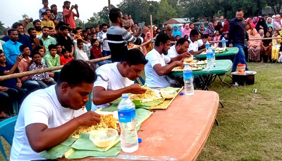 ঘোড়াঘাটে ব্যতিক্রম অনুষ্ঠান: খাও আর জিতে নাও পুরষ্কার