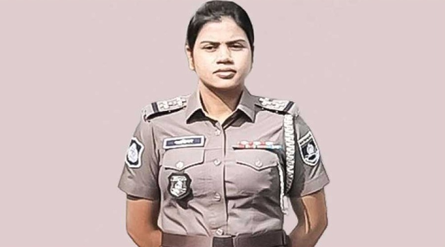 আজ থেকে নতুন পোশাকে দেখা যাবে পুলিশকে