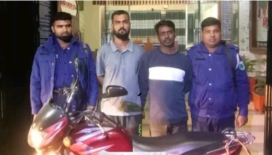 লালপুরে নারী প্রলোভনের ফাঁদ, প্রতারক চক্রের ২ সদস্য গ্রেফতার
