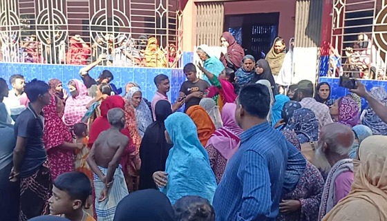 কুমিল্লায় মাদক ব্যবসায়ে বাঁধা দেয়ায় মা ও ছোট ভাইকে কুপিয়ে হত্যা
