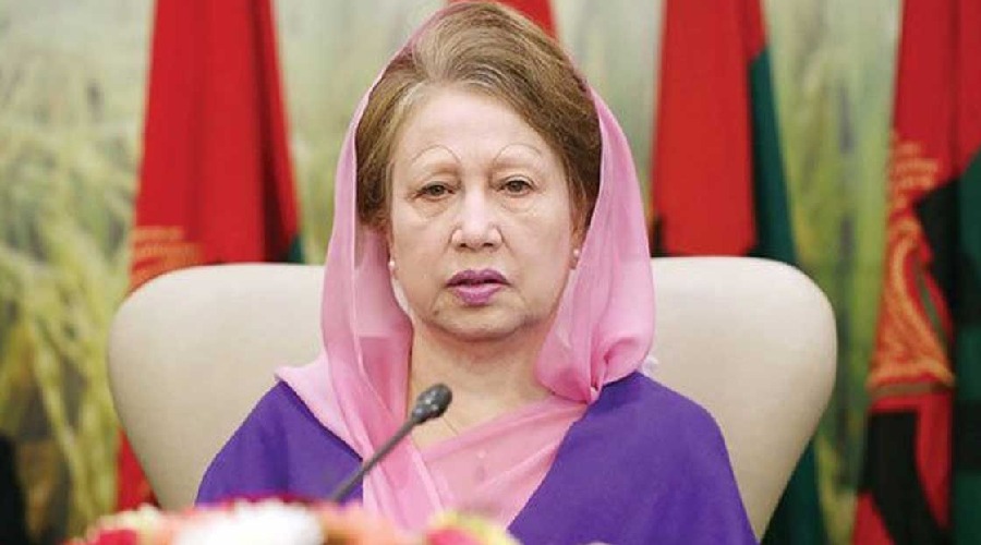 সশস্ত্র বাহিনী দিবসের অনুষ্ঠানে যাচ্ছেন খালেদা জিয়া