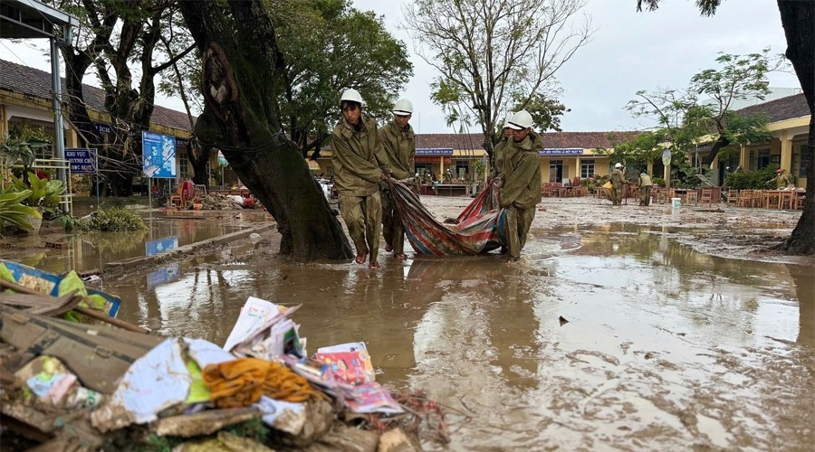 থাইল্যান্ডে ভয়াবহ বন্যা, নিহত বেড়ে ১৬২