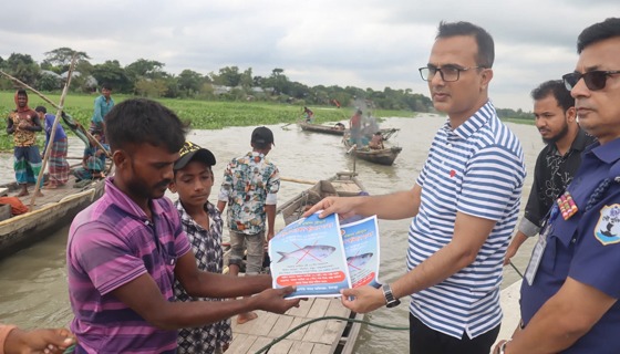 চাঁদপুর নদী তীরবর্তী এলাকায় জেলা টাস্কফোর্সের পথসভা