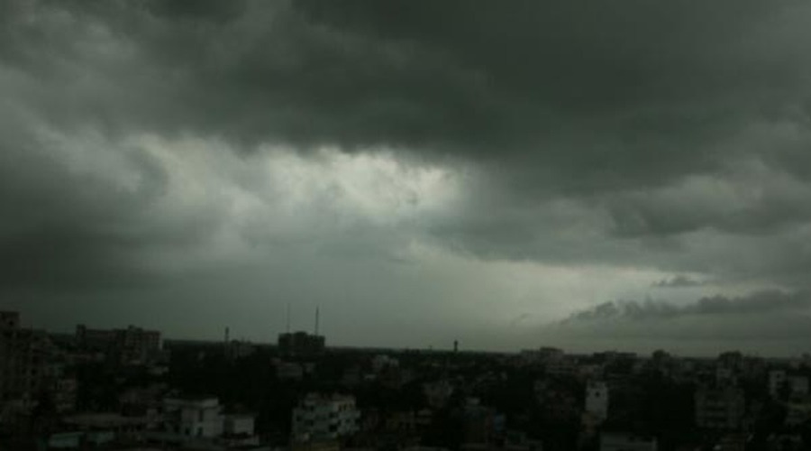 ৮০ শতাংশ এলাকায় ভারী বৃষ্টির আবাস, থাকবে কতদিন?