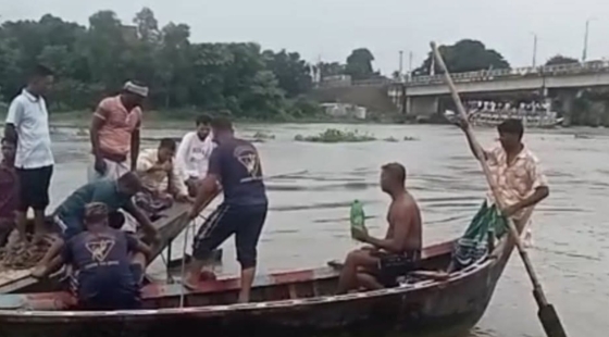 কালিয়াকৈর নৌকা ডুবিতে নিখোঁজ ২শিশুর মধ্যে ১ শিশুর লাশ উদ্ধার
