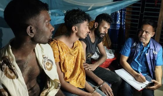 কালীগঞ্জে বাড়িতে ডাকাতি ৩ ডাকাত আটক