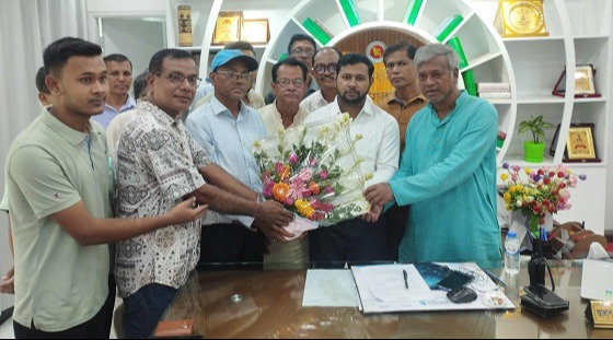 হাটহাজারী প্রবারনা ও চীবর দানানুষ্ঠানের অনুদানের ডি ও ফরম হস্তান্তর অনুষ্ঠান
