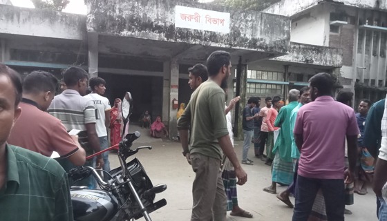 রাজিবপুরে ভ্যান ও কাকড়া গাড়ির মুখোমুখি সংর্ঘষে নিহত ১