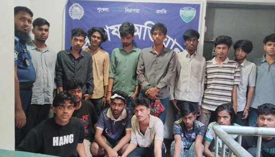 কুমিল্লা ভিক্টোরিয়া কলেজে দুই গ্রুপের মধ্যে সংঘর্ষের ঘটনায়, গ্রেফতার ২৪